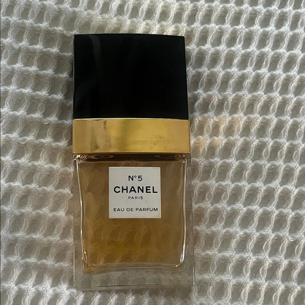 Chanel N°5 Eau de Parfum with Black and Gold Accents - Picture 2 of 3